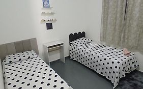 casa simples na atalaia com preço de hostel